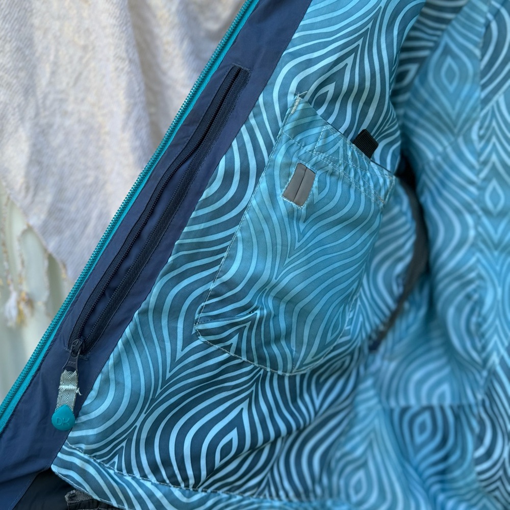 Dakine Down Puffer Jacket, Medium - image 8